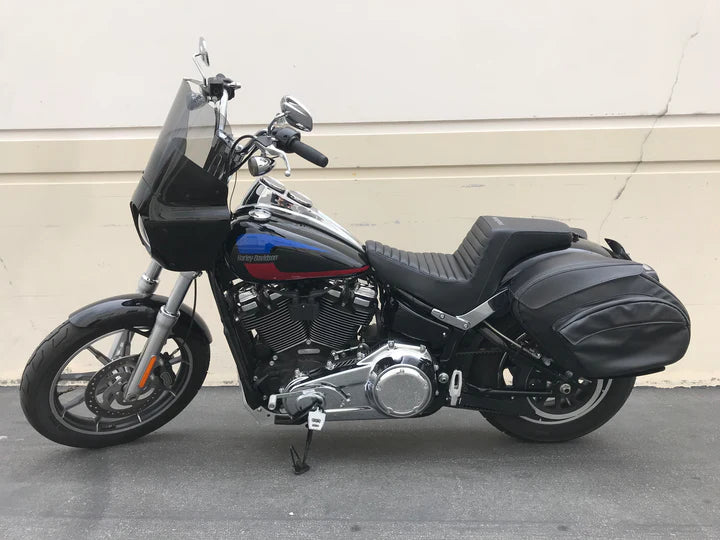 M8 Softail Leather Pros Saddlebags
